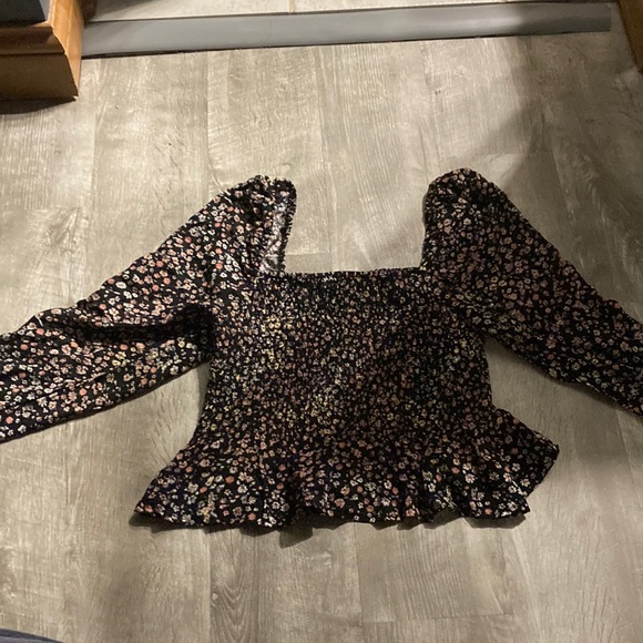 Black floral shirt. - Picture 1 of 1